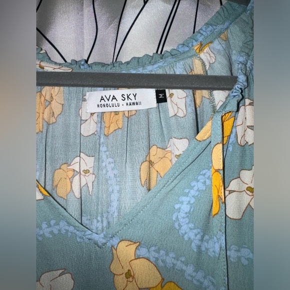 Ava Sky Top Palmer - Picture 3 of 7